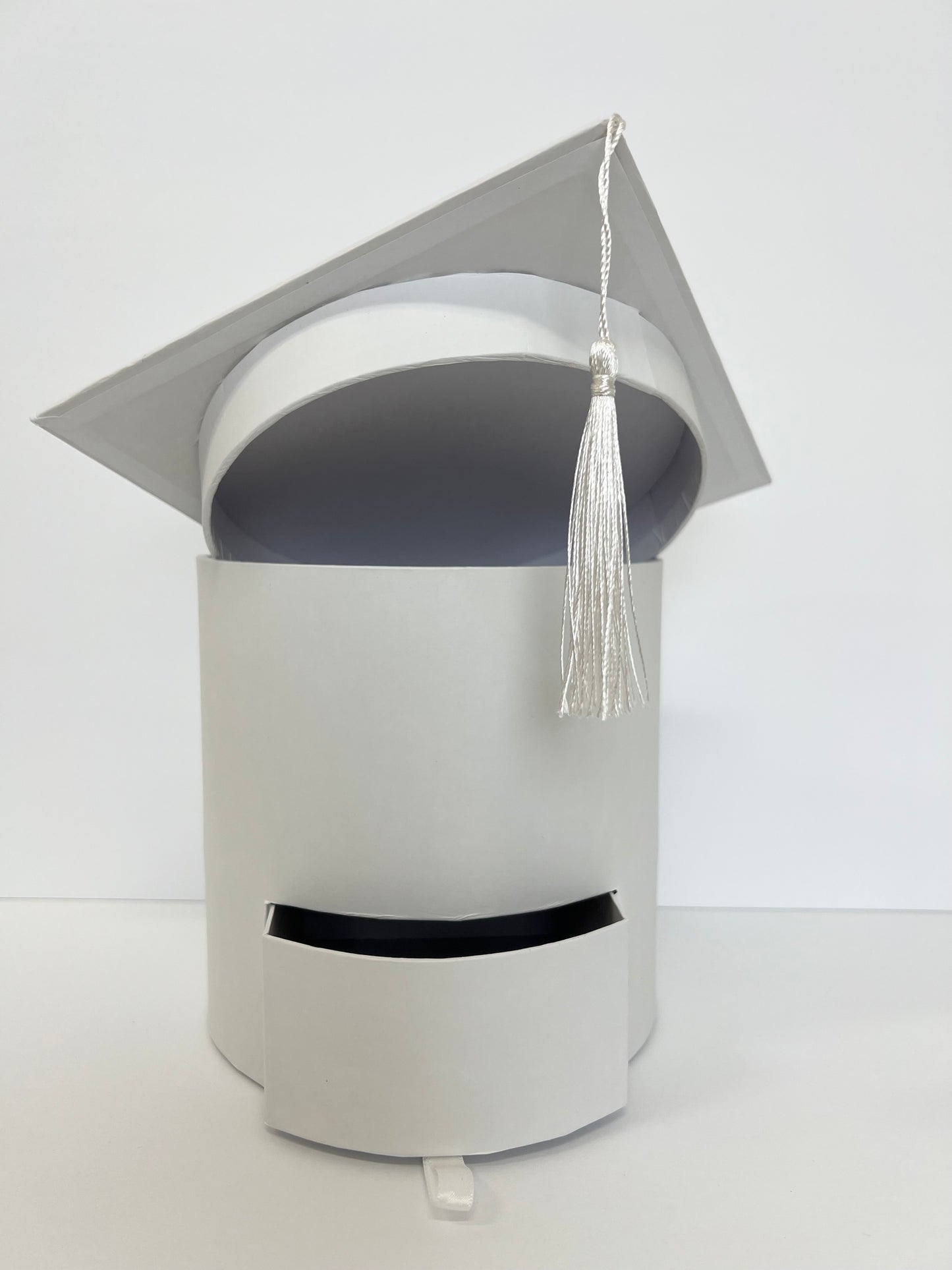 Graduation flower box hat round