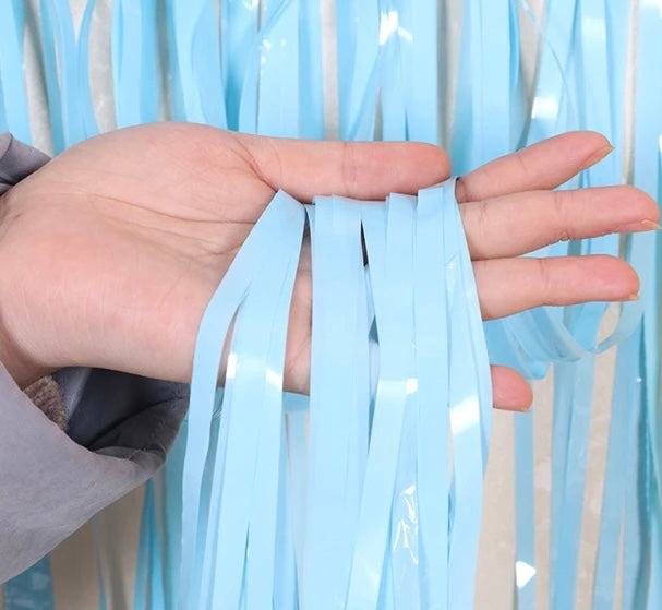 Foil baby blue curtain (1CT)